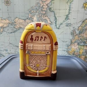 Vintage Treasure Craft Wurlitzer Coookie Jar (c. 1980's)